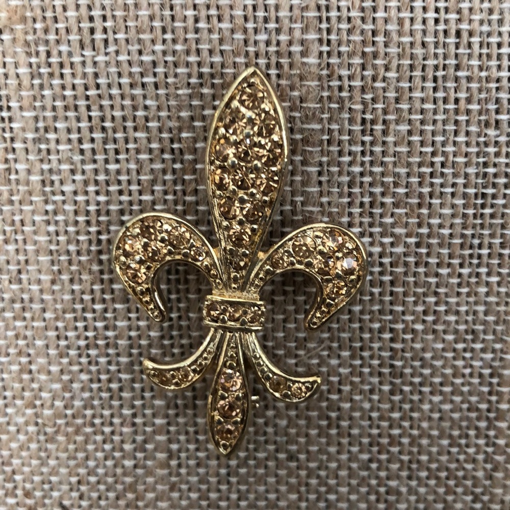 Fluer-de-lis Brooch